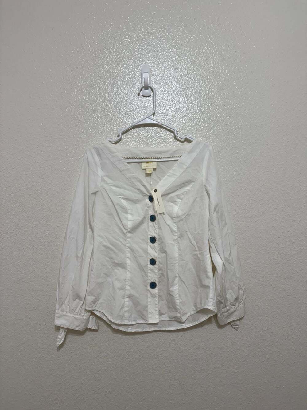 Maeve by Anthropologie White V-Neck Button-Down Blouse with Tie Cuffs